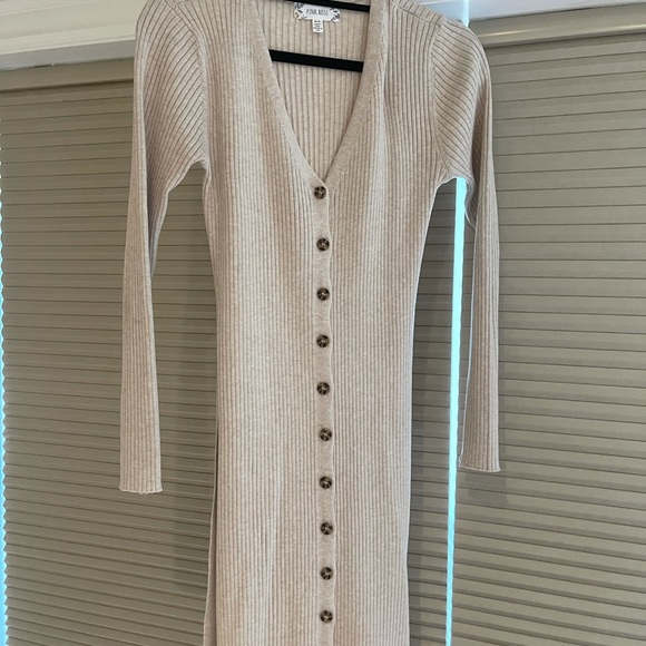 Fitted Ribbed Dress - Picture 3 of 3